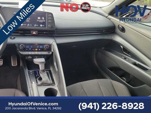 Certified 2025 Hyundai Elantra Sport FWD image 18