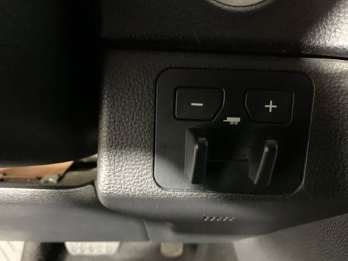 Used 2022 Toyota Tundra SR5 AWD/4WD image 27
