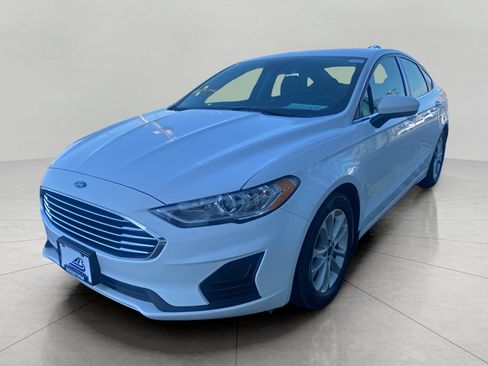 Certified 2020 Ford Fusion SE image 4