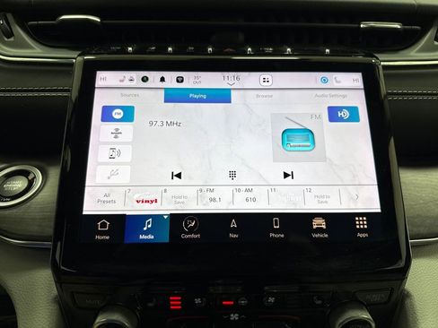 Used 2022 Jeep Grand Cherokee Overland w/ Luxury Tech Group IV image 30