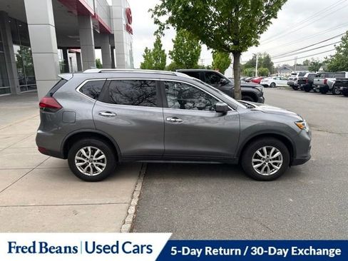 Used 2018 Nissan Rogue SV AWD/4WD image 4
