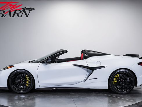 Used 2024 Chevrolet Corvette Z06 w/ Stealth Interior Trim Package RWD image 2
