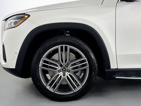 New 2026 Mercedes-Benz GLS 450 4MATIC image 10