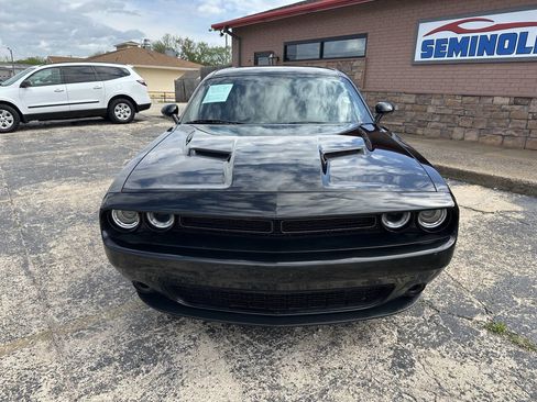 Used 2021 Dodge Challenger SXT AWD/4WD image 4