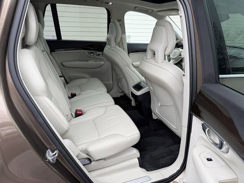 Used 2017 Volvo XC90 T5 Momentum image 28