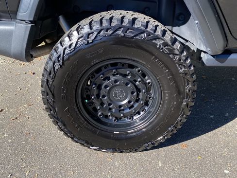 Used 2022 Jeep Wrangler Unlimited Sport image 13