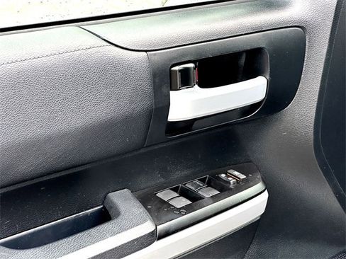 Used 2018 Toyota Tundra SR5 image 11