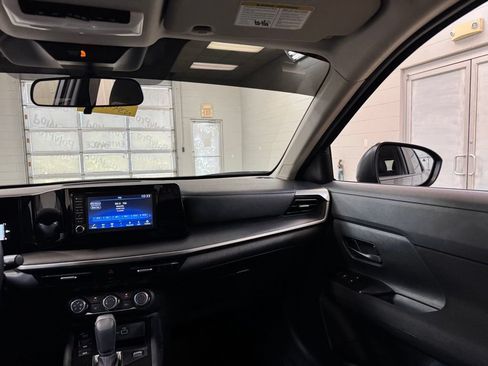 Used 2025 Nissan Kicks S AWD/4WD image 22