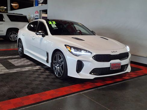 Used 2022 Kia Stinger GT2 RWD image 2