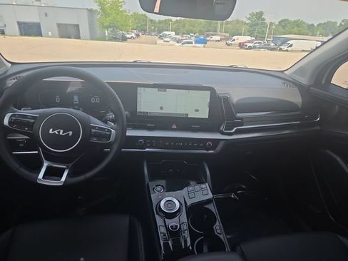Certified 2025 Kia Sportage EX w/ EX Premium Package AWD/4WD image 19