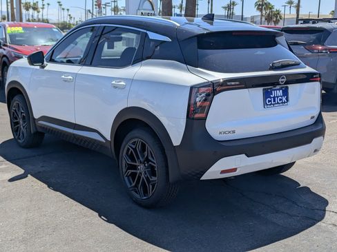 New 2026 Nissan Kicks SR FWD image 4