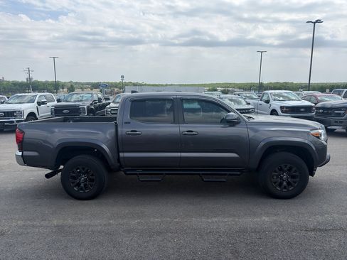 Used 2021 Toyota Tacoma SR5 w/ SR5 Appearance Package (SM) RWD image 5
