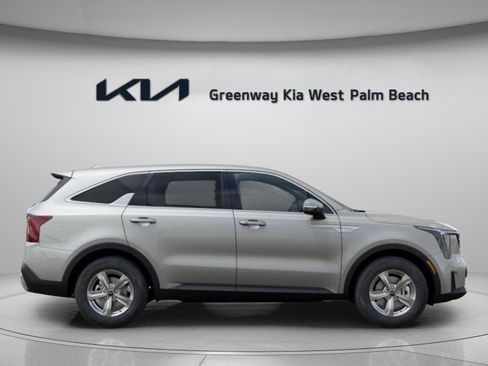 New 2026 Kia Sorento LX image 9
