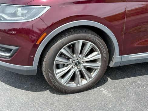 Used 2018 Lincoln MKX Reserve w/ Driver Assistance Package AWD/4WD image 9