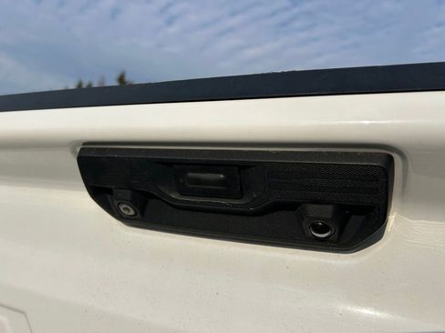 Certified 2022 Chevrolet Silverado 1500 LTZ w/ Z71 Off-Road Package image 29