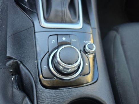 Used 2015 MAZDA MAZDA3 i Sport image 25