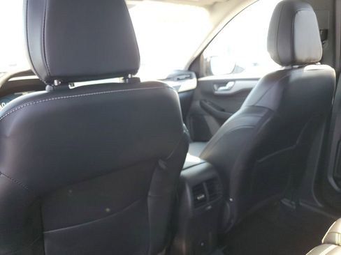 Certified 2025 Ford Escape Platinum image 33