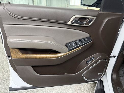 Used 2020 GMC Yukon XL Denali AWD/4WD image 25