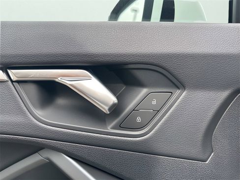New 2025 Audi Q3 2.0T Premium image 12