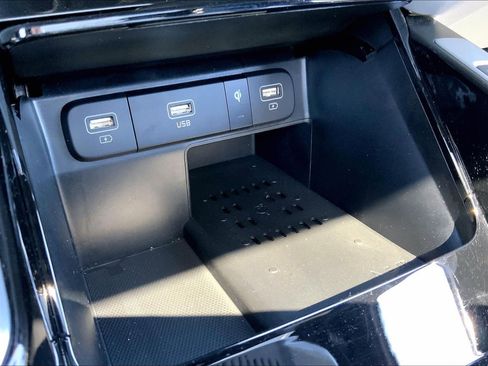 Used 2023 Kia Sorento SX Prestige w/ Panoramic Sunroof Package image 36