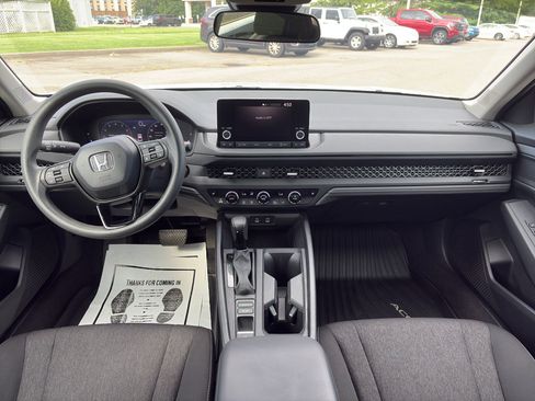 Used 2023 Honda Accord EX image 12