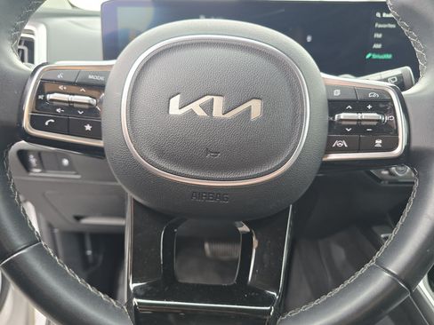 Used 2024 Kia Sorento S FWD image 33