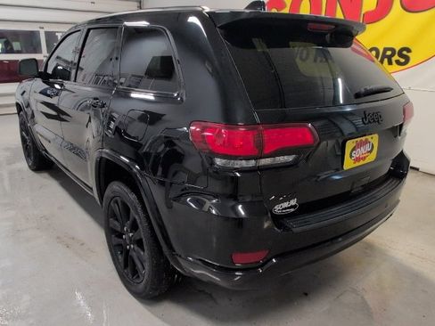 Used 2019 Jeep Grand Cherokee Altitude image 3