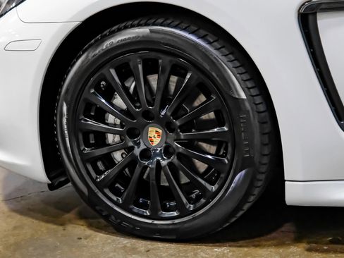 Used 2014 Porsche Panamera S image 36