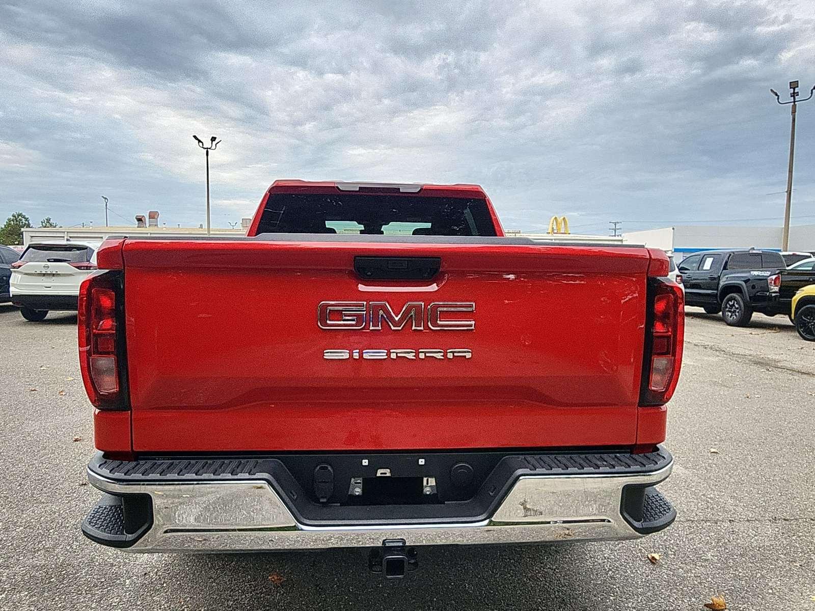 Used 2023 GMC Sierra 1500 Pro AWD/4WD image 4