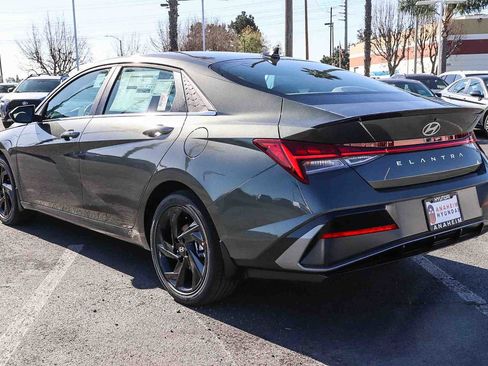 New 2026 Hyundai Elantra SEL Sport Premium FWD image 8