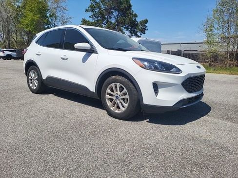 Used 2020 Ford Escape SE image 1