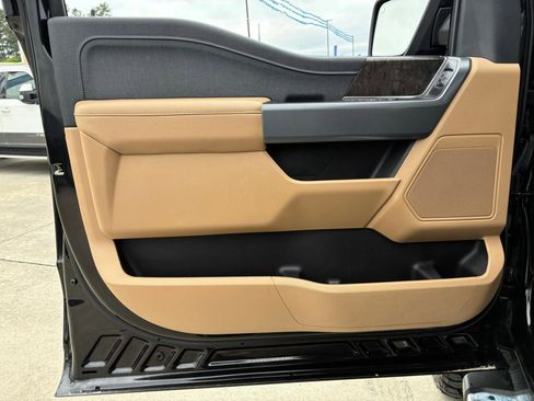 Used 2022 Ford F150 Lariat w/ FX4 Off-Road Package AWD/4WD image 9
