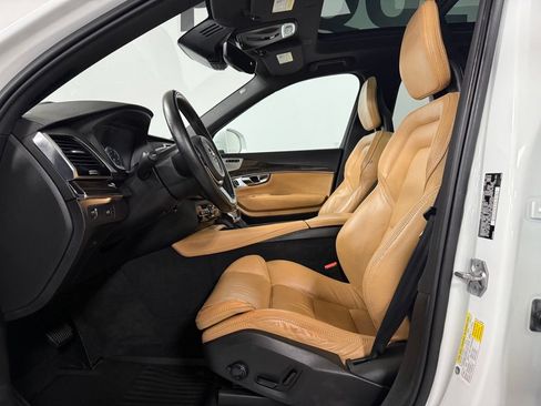 Used 2018 Volvo XC90 T6 Momentum w/ Convenience Package AWD/4WD image 9