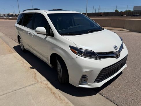 Used 2016 Toyota Sienna Limited AWD/4WD image 7