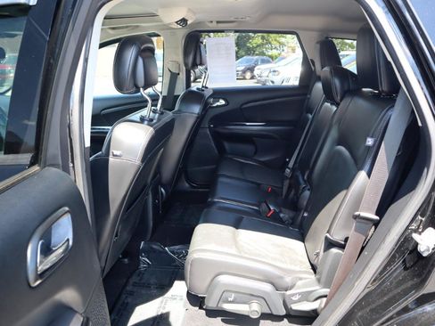 Used 2018 Dodge Journey Crossroad w/ Nav & Sun Group FWD image 16