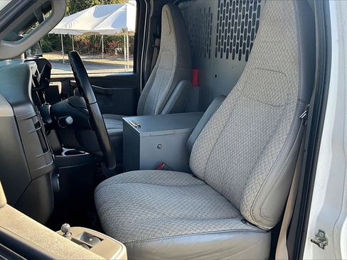 Certified 2022 Chevrolet Express 2500 w/ Driver Convenience Package image 17