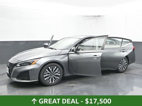 Used 2023 Nissan Altima 2.5 SV image 53