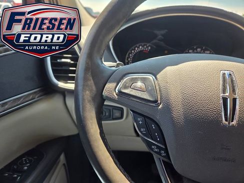Used 2016 Lincoln MKX Reserve w/ Technology Package FWD image 14