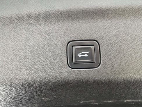 Used 2021 Chevrolet Tahoe High Country w/ Premium Package AWD/4WD image 19