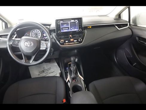 Used 2022 Toyota Corolla LE image 16