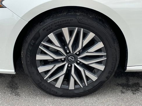 Used 2024 Nissan Altima 2.5 SV FWD image 31