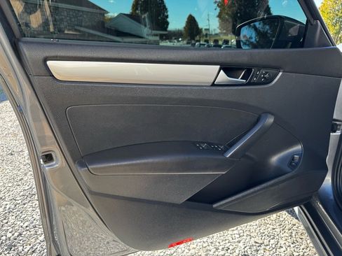 Used 2014 Volkswagen Passat 1.8T S image 17