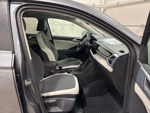 New 2025 Volkswagen Taos SE image 8