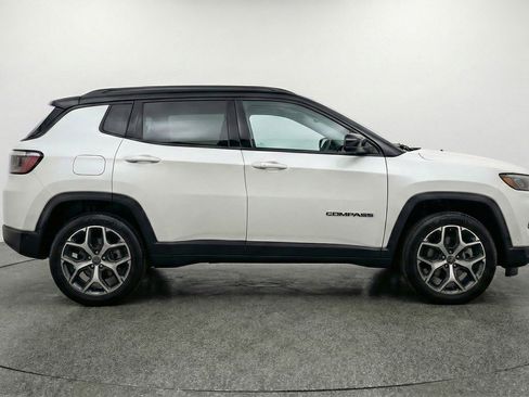 Used 2025 Jeep Compass Limited image 11
