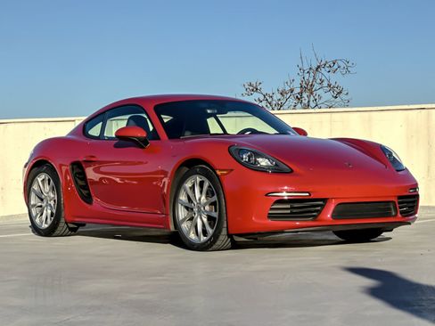 Used 2018 Porsche 718 Cayman image 9