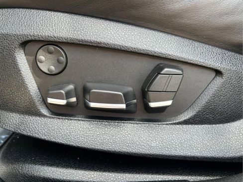 Used 2013 BMW 550i Sedan image 11