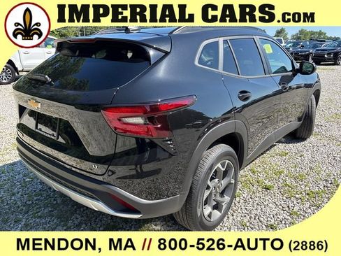 New 2026 Chevrolet Trax LT w/ LT Convenience Package FWD image 12