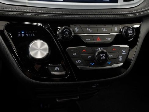 New 2026 Chrysler Pacifica Select FWD image 24