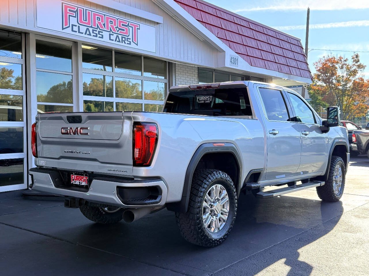 Used 2020 GMC Sierra 2500 Denali w/ Technology Package AWD/4WD image 3