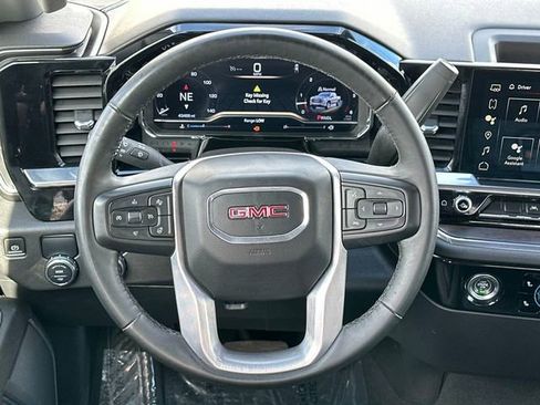 Used 2024 GMC Sierra 1500 SLT image 19